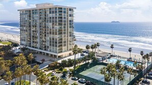 Exterior - Beachfront Condo in Beautiful Coronado (Coronado)