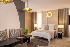 1 Bedroom Apartment with terrace - 44m² | Área de sala de estar | Televisión de pantalla plana de 43 pulgadas con canales por cable 