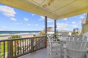 Outdoor dining - Top Floor Oceanfront Beach Condo Large Balcony (New Smyrna Beach)