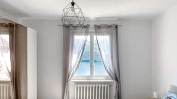 1 bedroom, travel cot, free WiFi, bed sheets