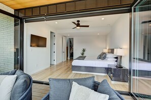 3 bedrooms, desk, iron/ironing board, travel crib