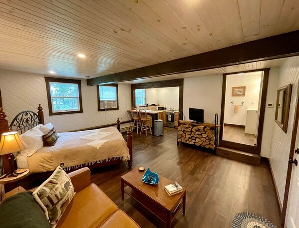 1 bedroom, WiFi, bed sheets - Pinecone - Apartment in Downtown Greenville (Greenville)