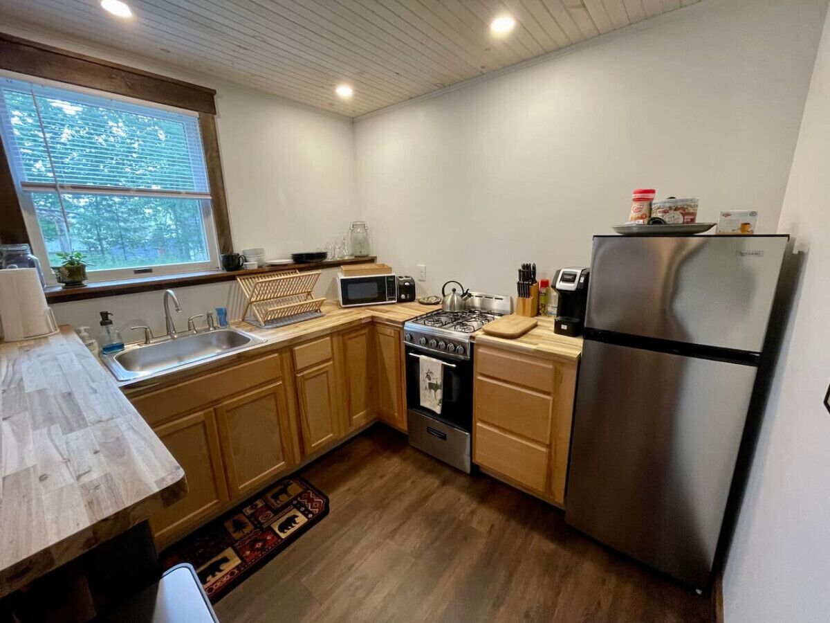 Geladeira, micro-ondas, fogão, cooktop