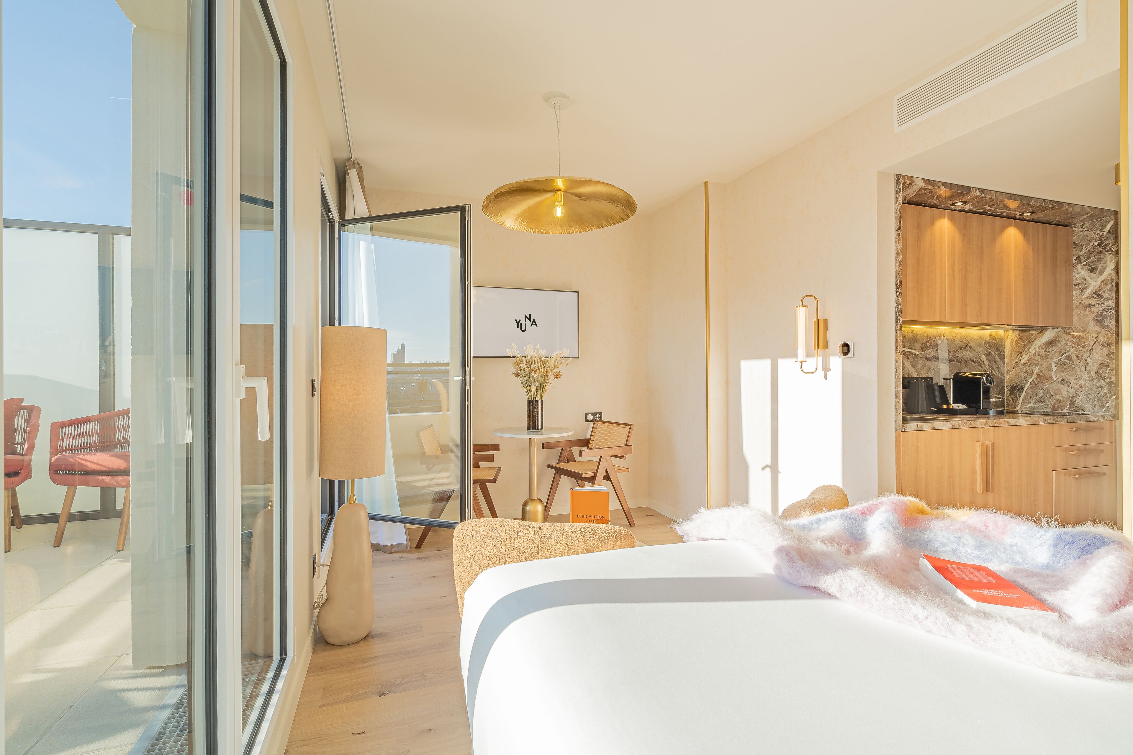 Studio Premium with terrace 25m2 | Egyptiske bomuldslagner, premium-sengetøj, senge med topmadrasser