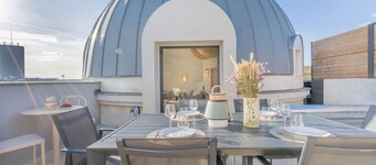Yuna Porte Maillot - ApartHotel