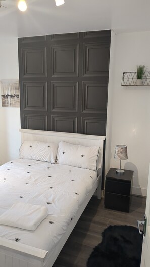 House, Multiple Beds | 4 bedrooms, iron/ironing board, free WiFi, bed sheets