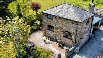 Cottage | Property grounds