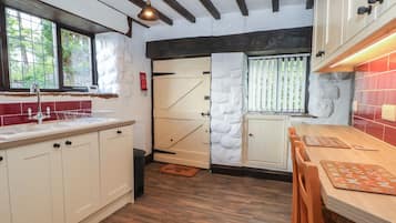 Refrigerador, lavavajillas, tetera eléctrica y tostadora