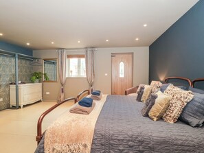 3 bedrooms, individually decorated, individually furnished, free WiFi