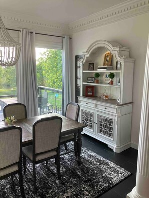 Dining - Stone Spring Farm situated in the center of Kentucky's Bourbon Country (Bagdad)