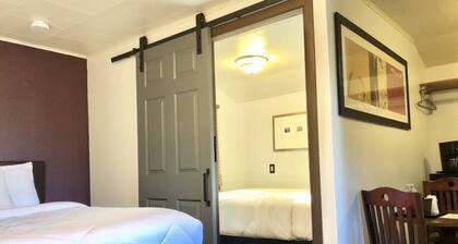 Hilltop Lodge Standard Double - Room 108