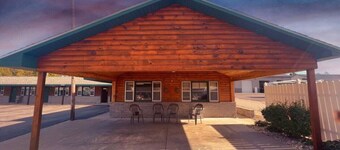 Lyons in Onaway - 1 Full Bed - Room 6 - Sleeps 2