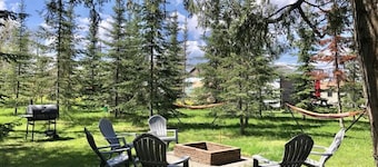 Hilltop Lodge Standard Queen - Room 103