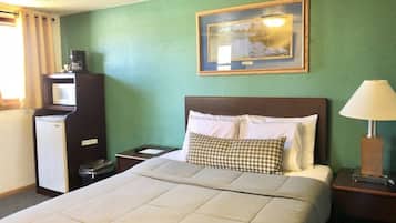 1 bedroom, bed sheets