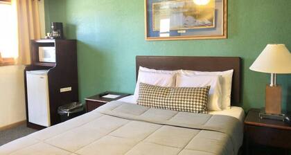 Hilltop Lodge - Aspen -Queen Cabin