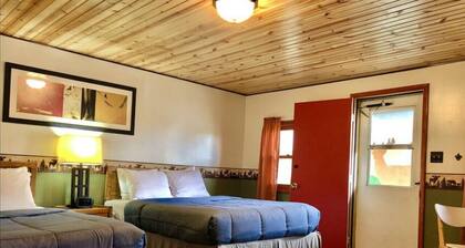 Hilltop Lodge Standard Double - Room 107