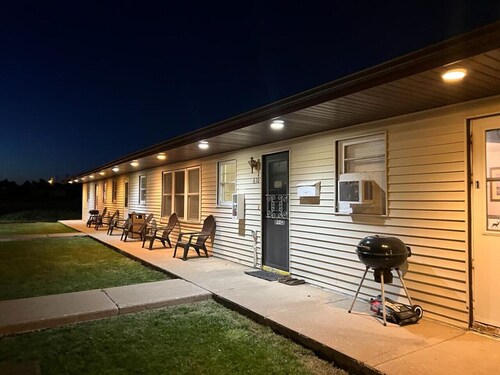 Whetstone Bay Lodge Room 4 - Sleeps 4