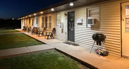 Whetstone Bay Lodge Room 4 - Sleeps 4