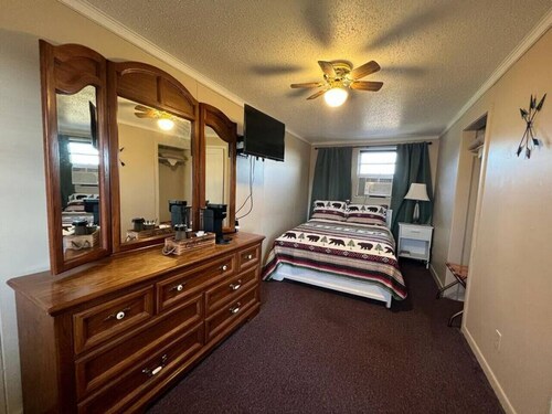 Whetstone Bay Lodge Room 6 - Sleeps 2