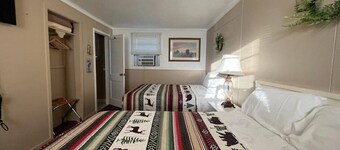Whetstone Bay Lodge Room 2 - Sleeps 4