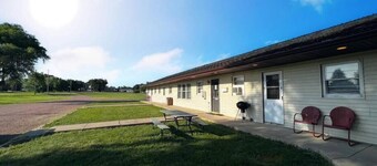 Whetstone Bay Lodge Room 7 - Sleeps 3