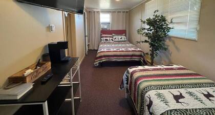 Whetstone Bay Lodge Room 7 - Sleeps 3