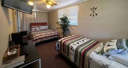 Whetstone Bay Lodge Room 7 - Sleeps 3