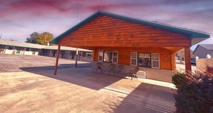 Lyons in Onaway - 1 Queen Bed - Room 13 - Sleeps 2