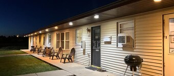 Whetstone Bay Lodge Room 3 - Sleeps 3