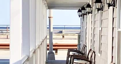 Hampton Beach Getaway | Mins to Portsmouth+ Maine