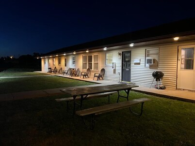 Whetstone Bay Lodge Room 5 - Sleeps 2 · Whetstone Bay Lodge Room 5 - Sleeps 2