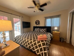 4 chambres, fer et planche à repasser, lit parapluie, Wi-Fi