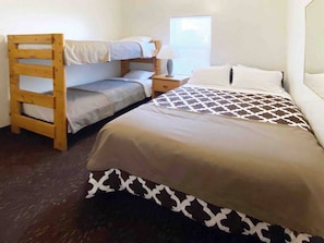 2 chambres, bureau, fer et planche Ă  repasser, Wi-Fi