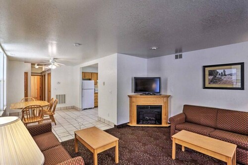 Black Hills Haven | Granite Hollow – Unit 2 · A Vensérra Retreat near Mount Rushmore