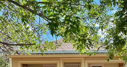 The Western Roost | A Vensérra Retreat Near Hot Springs State Park