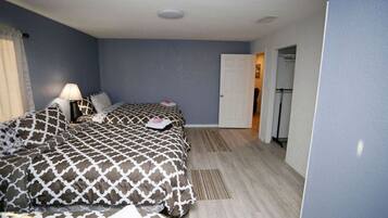 4 Schlafzimmer, Bügeleisen/Bügelbrett, Reisekinderbett, WLAN