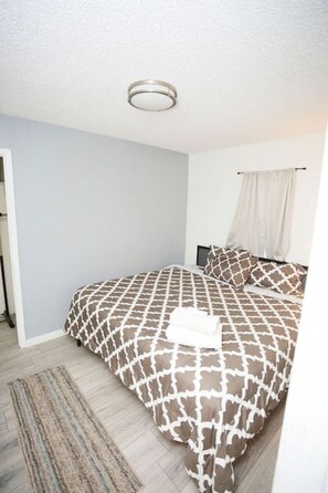 4 chambres, fer et planche à repasser, lit parapluie, Wi-Fi