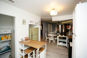 Interior - Tranquil Rustic Quiet Family Home (Carlsbad)