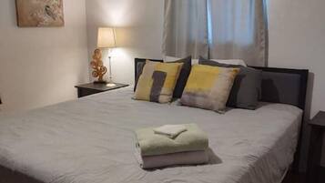 3 bedrooms, desk, iron/ironing board, travel cot