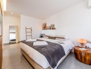 1 bedroom, iron/ironing board, internet, bed sheets - Apt. Rocha Negra in the heart of Praia da Luz (Praia da Luz, Lagos)