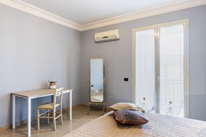 3 habitaciones, tabla de planchar con plancha, wifi y ropa de cama 