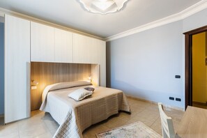 3 chambres, fer et planche à repasser, Wi-Fi, literie fournie