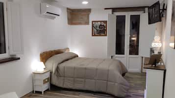 1 bedroom, premium bedding, pillow-top beds, minibar