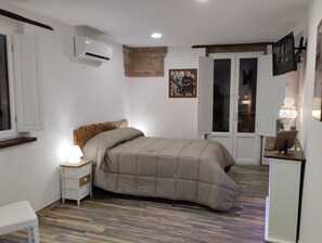 1 Schlafzimmer, hochwertige Bettwaren, Pillowtop-Betten, Minibar