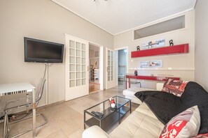 1 bedroom, desk, iron/ironing board, WiFi