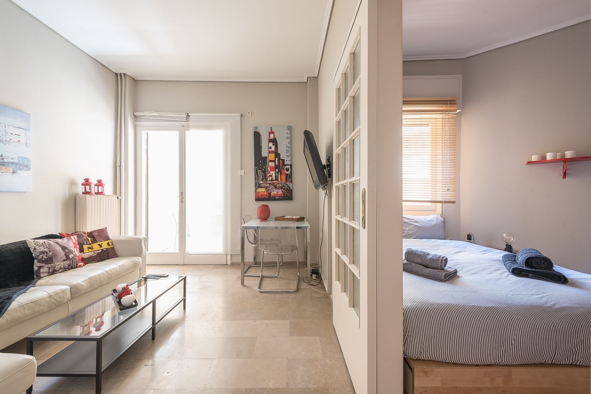 1 soverom, skrivebord, strykejern/-brett og wi-fi