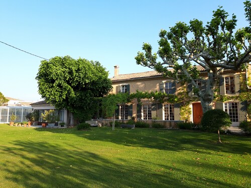 Mas charmant proche des commodités