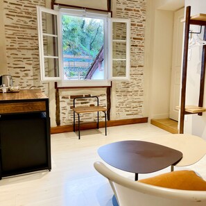 Deluxe Room, 1 Double Bed, Non Smoking, Garden Area