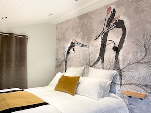 Family Room, Multiple Beds, Non Smoking | Premium bedding, Select Comfort beds, individually decorated - Maison d'hôtes e.bernat  (Saint-Jean-Pied-de-Port)