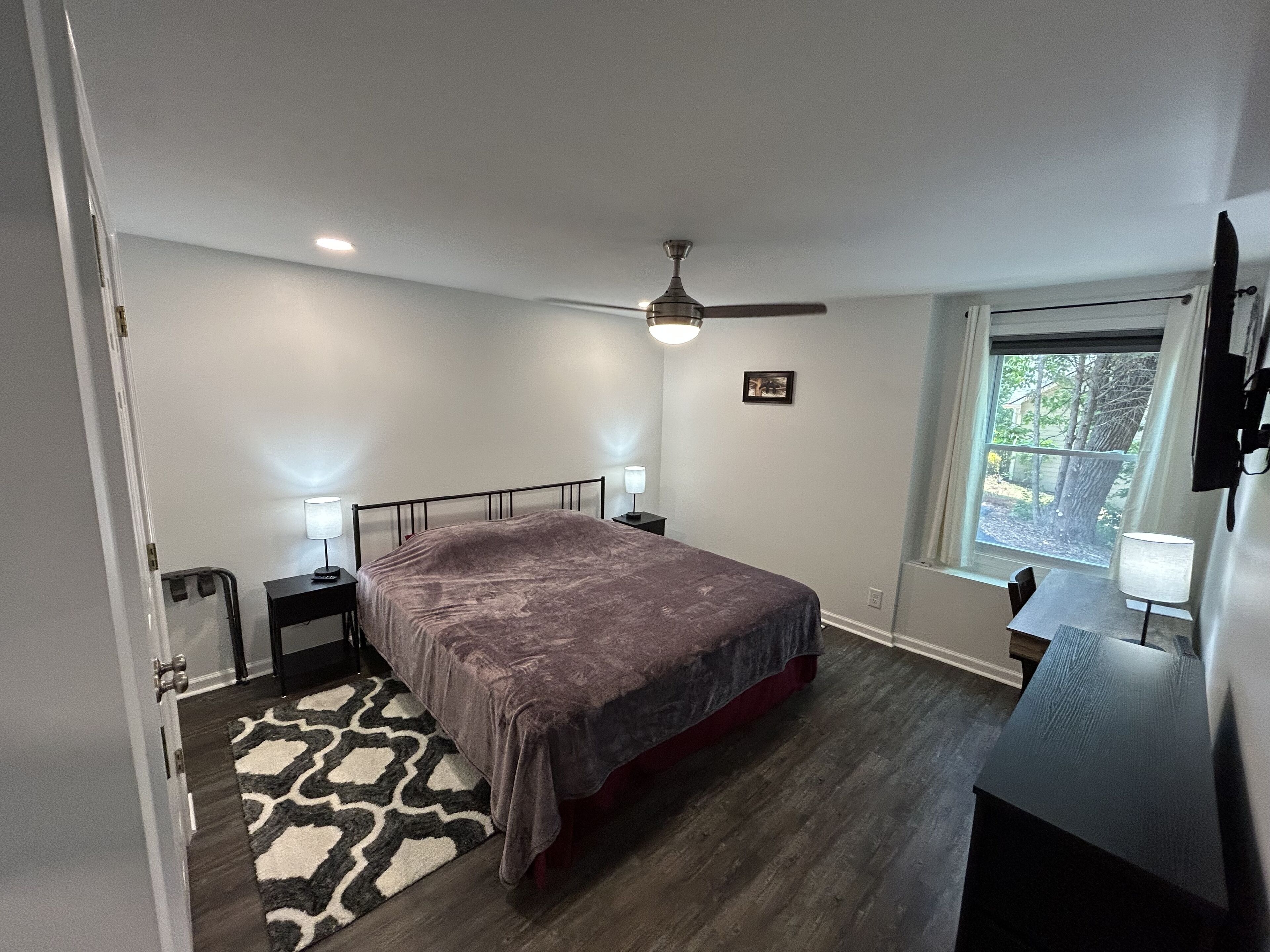 1 bedroom, desk, iron/ironing board, WiFi